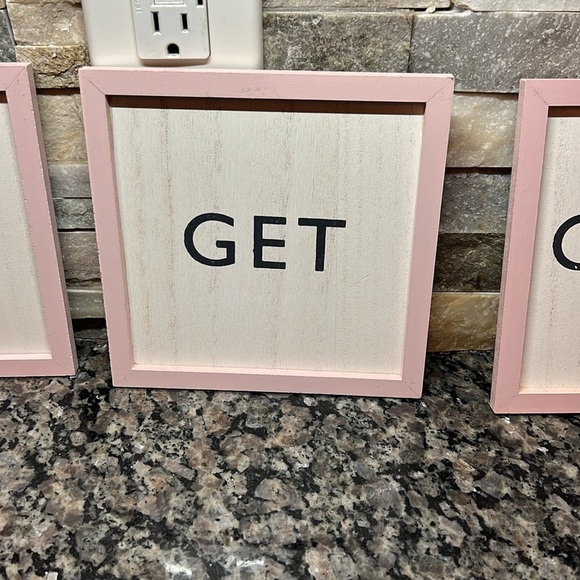 Let’s get cozy set of 3 wall plaques - Picture 3 of 5